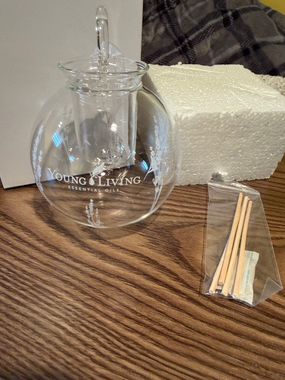 Young Living Essential Oils Glass Hanging Ornament Reed Diffuser. New